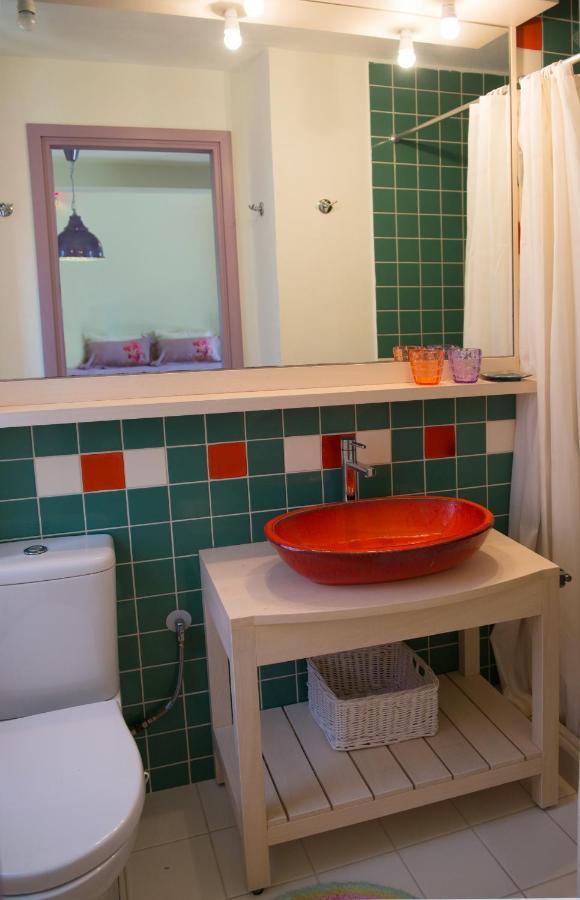 La Casa Rossa Villa อาโยส นิกีตัส ภายนอก รูปภาพ
