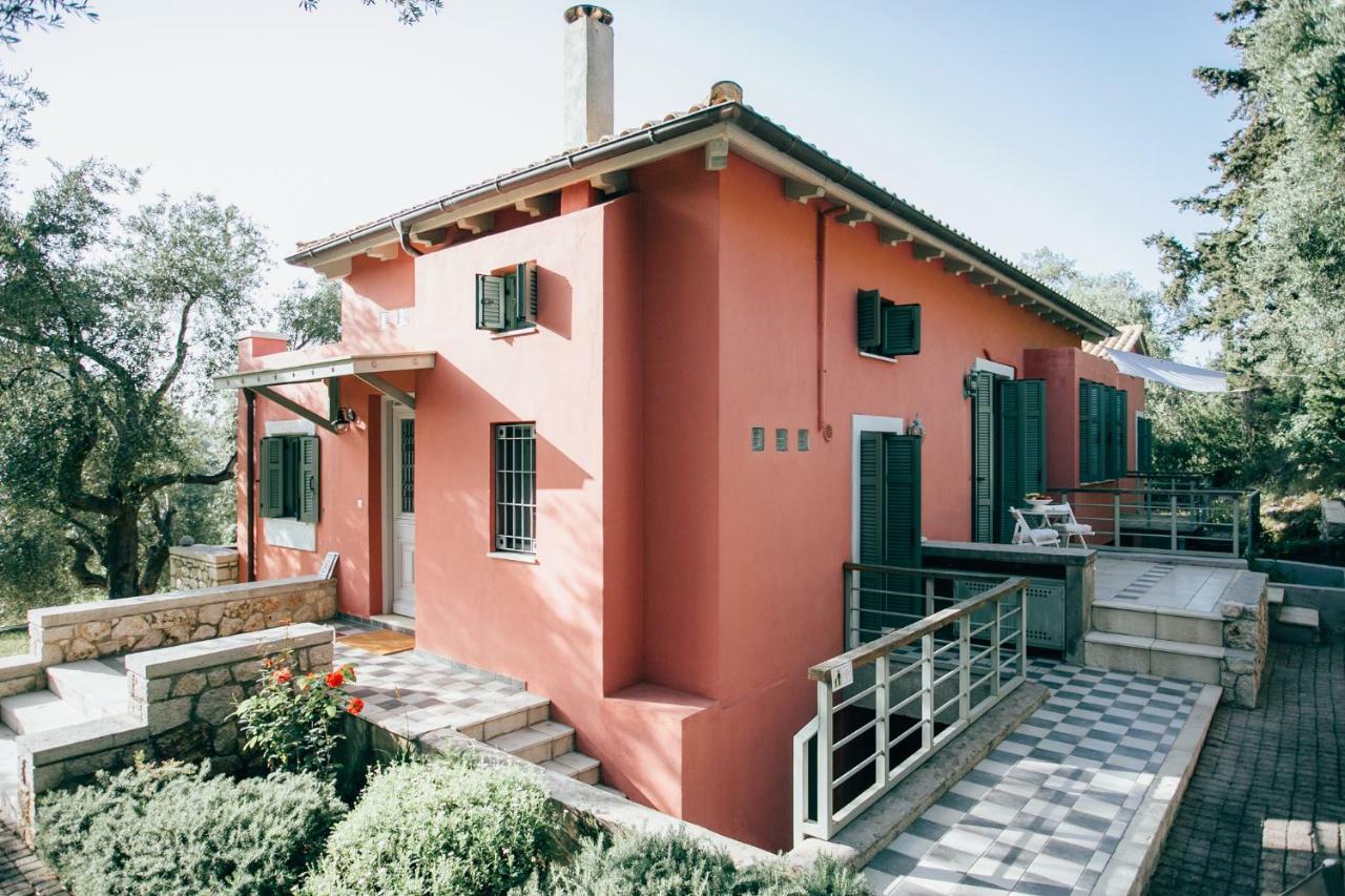 La Casa Rossa Villa อาโยส นิกีตัส ภายนอก รูปภาพ