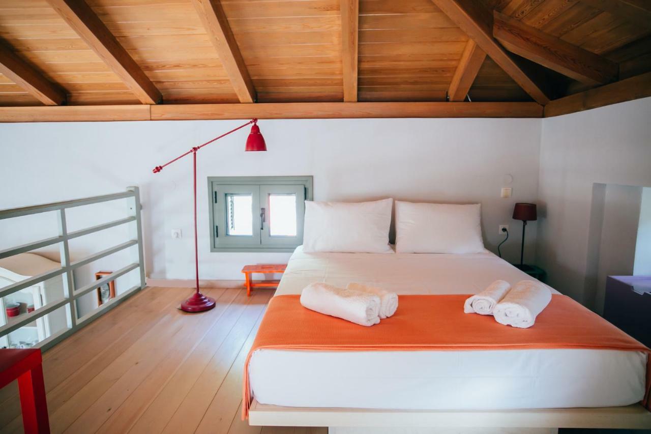 La Casa Rossa Villa อาโยส นิกีตัส ภายนอก รูปภาพ