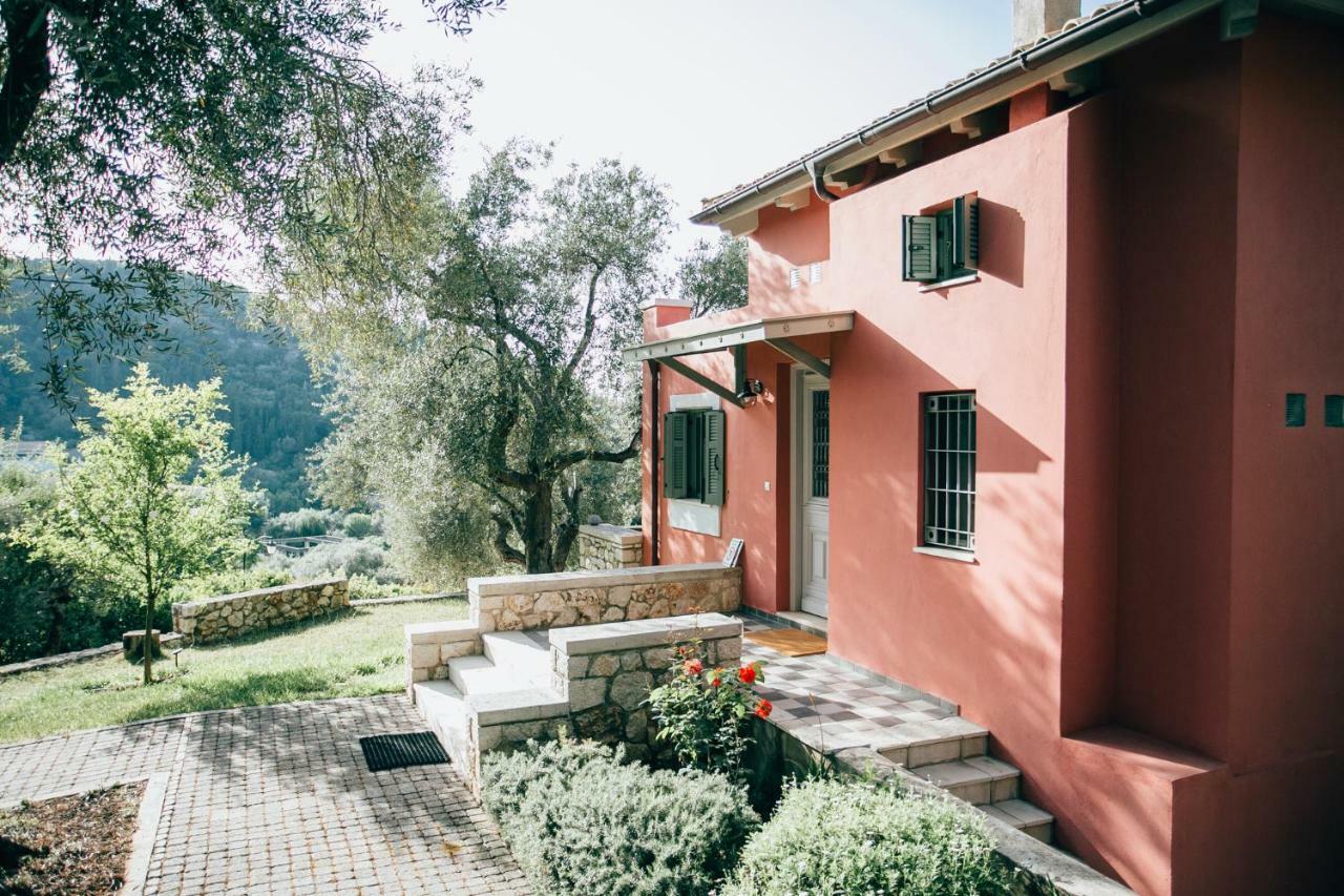 La Casa Rossa Villa อาโยส นิกีตัส ภายนอก รูปภาพ